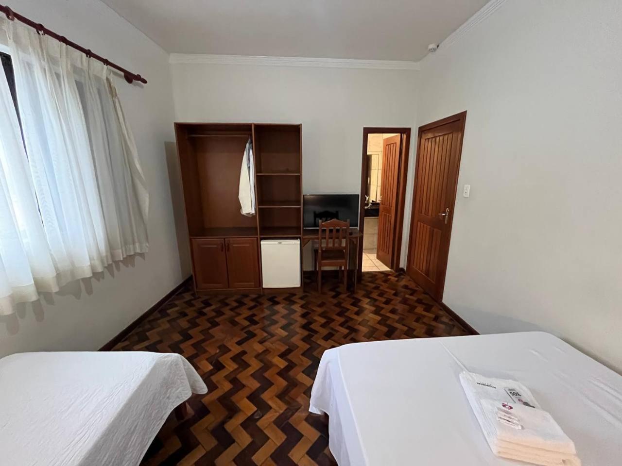 Acomodare Hotel- Sob Nova Direcao Tubarão Εξωτερικό φωτογραφία